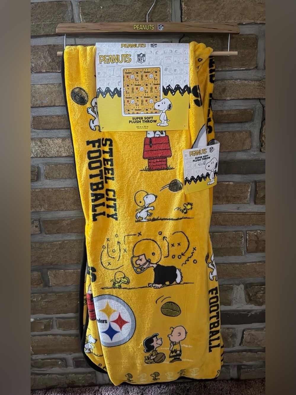 NEW NFL PEANUTS SNOOPY PITTSBURGH STEELERS COLLAB SUPER PLUSH THROW BLANKET